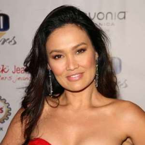 Tia Carrere